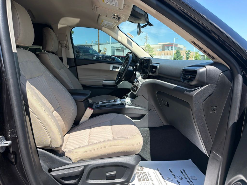 2023 Ford Explorer XLT - Photo 10
