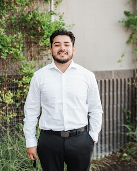 Staff member Eduardo DueƱas from ID_c9e284