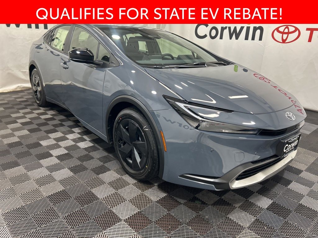 2026 Toyota Prius SE's photo