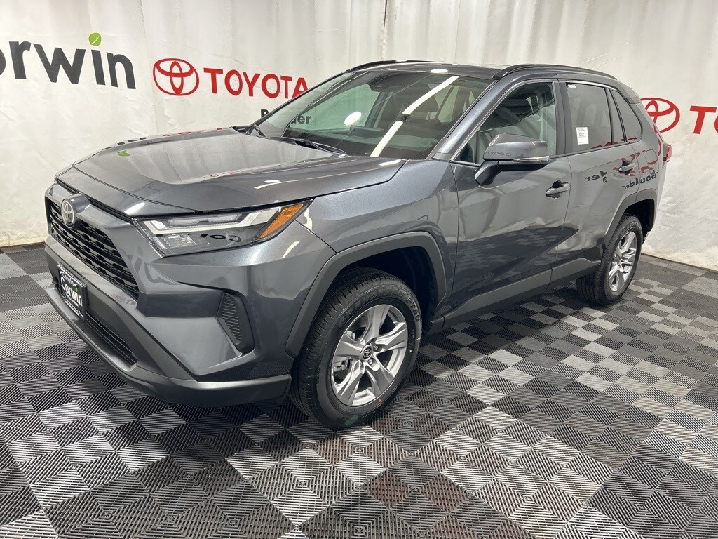 2025 Toyota RAV4 XLE photo 4