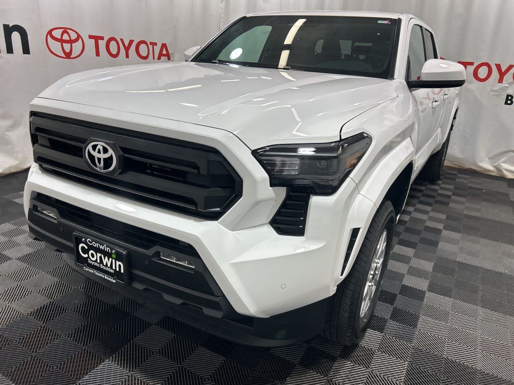 2025 Toyota Tacoma SR5 Double Cab photo 3
