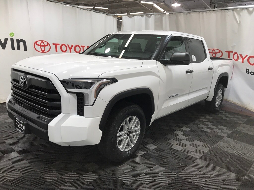 2025 Toyota Tundra SR5 CrewMax photo 3