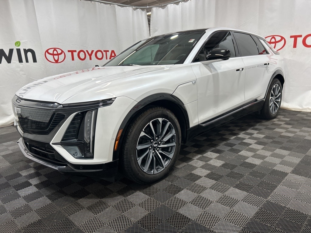 Used 2024 Cadillac LYRIQ Sport 1 with VIN 1GYKPTRL0RZ102193 for sale in Fargo, ND