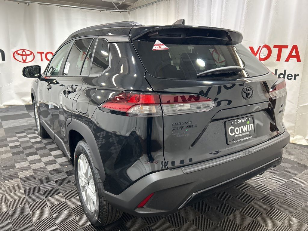 2026 Toyota Corolla Cross LE photo 3