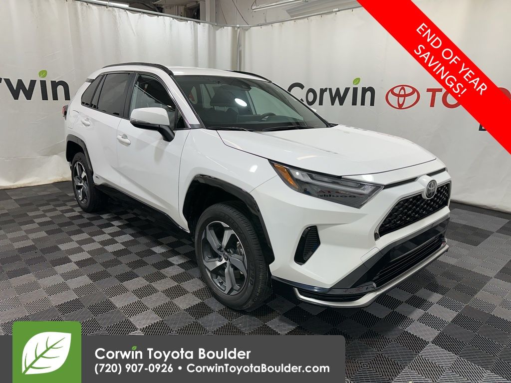 2025 Toyota RAV4 SE's photo