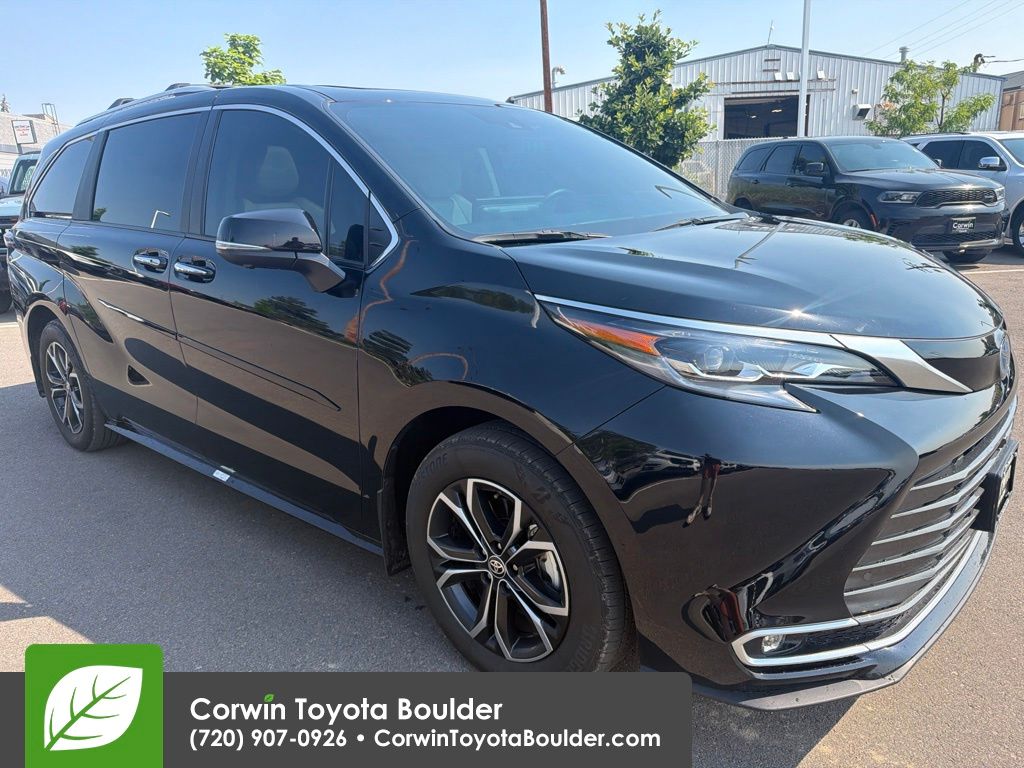 2025 Toyota Sienna Platinum 7-Passenger Hybrid AWD's photo