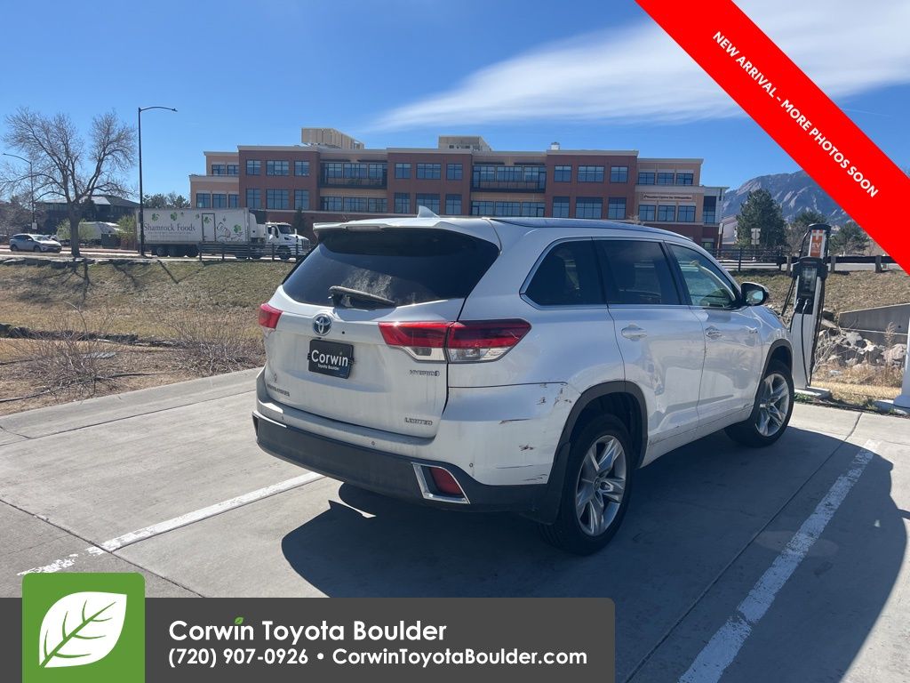 2019 Toyota Highlander Limited Platinum Hybrid photo 4