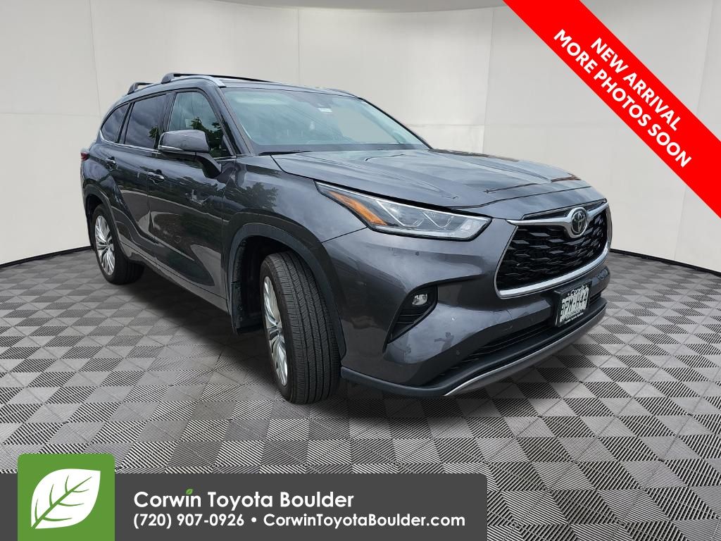 2023 Toyota Highlander Platinum AWD's photo