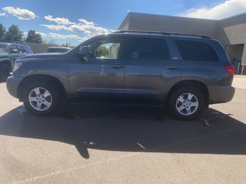 2012 Toyota Sequoia SR5 photo 4