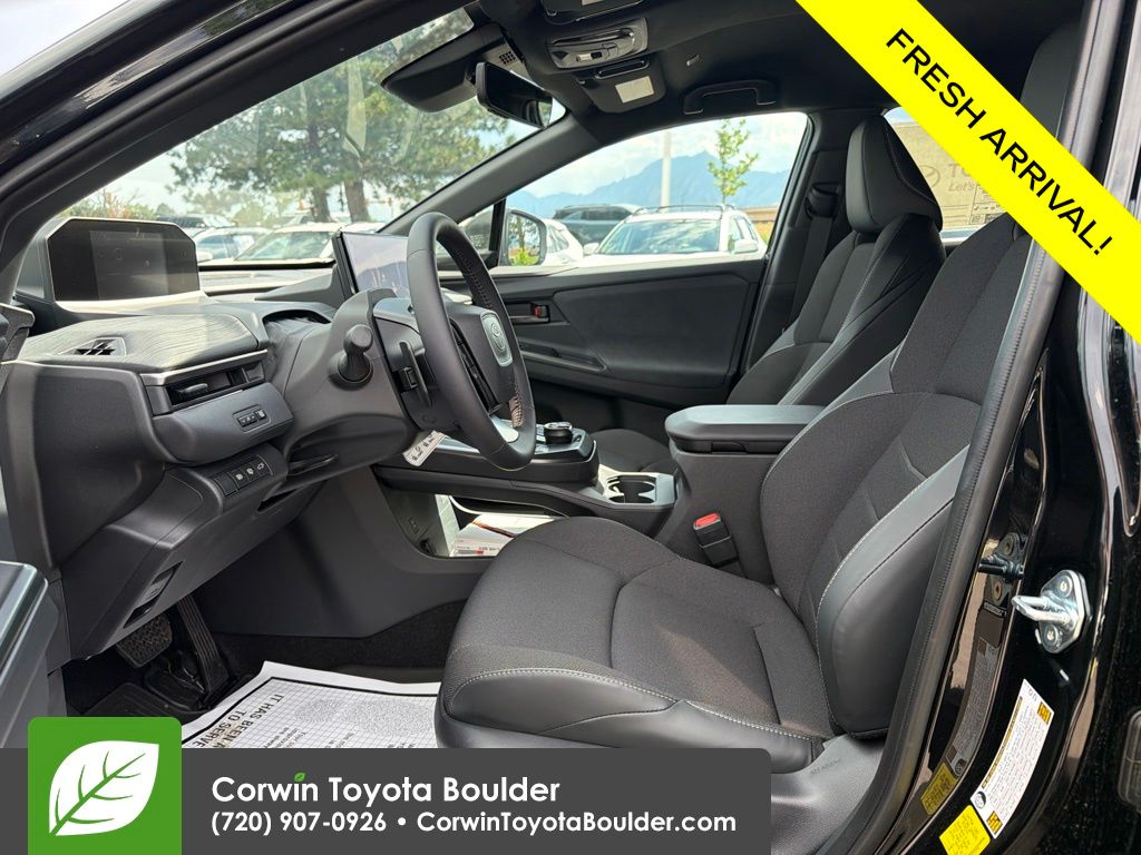 2026 Toyota C-HR SE - Photo 24