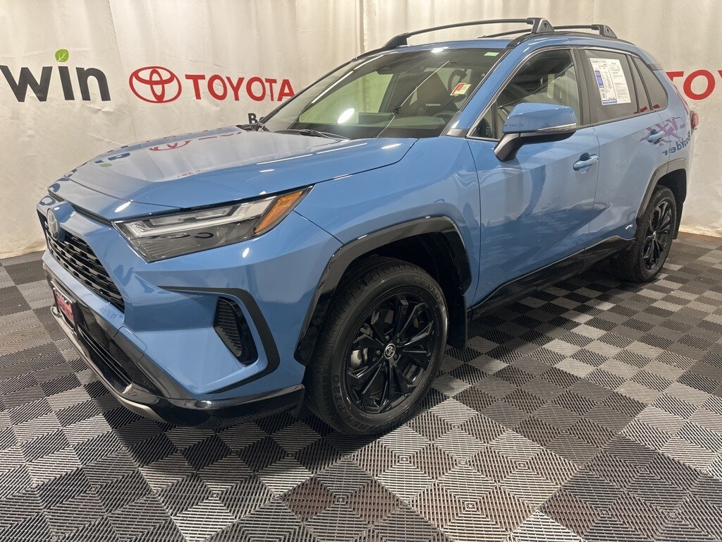 2023 Toyota RAV4 Hybrid SE photo 3