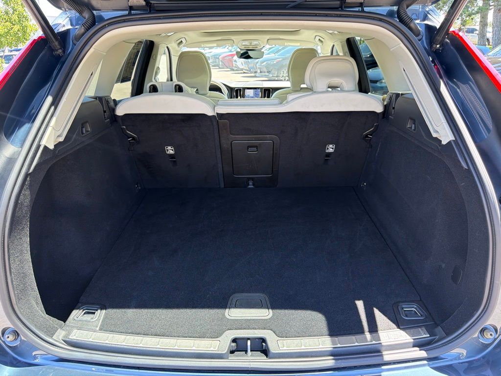 2023 Volvo XC60 Plus - Photo 18