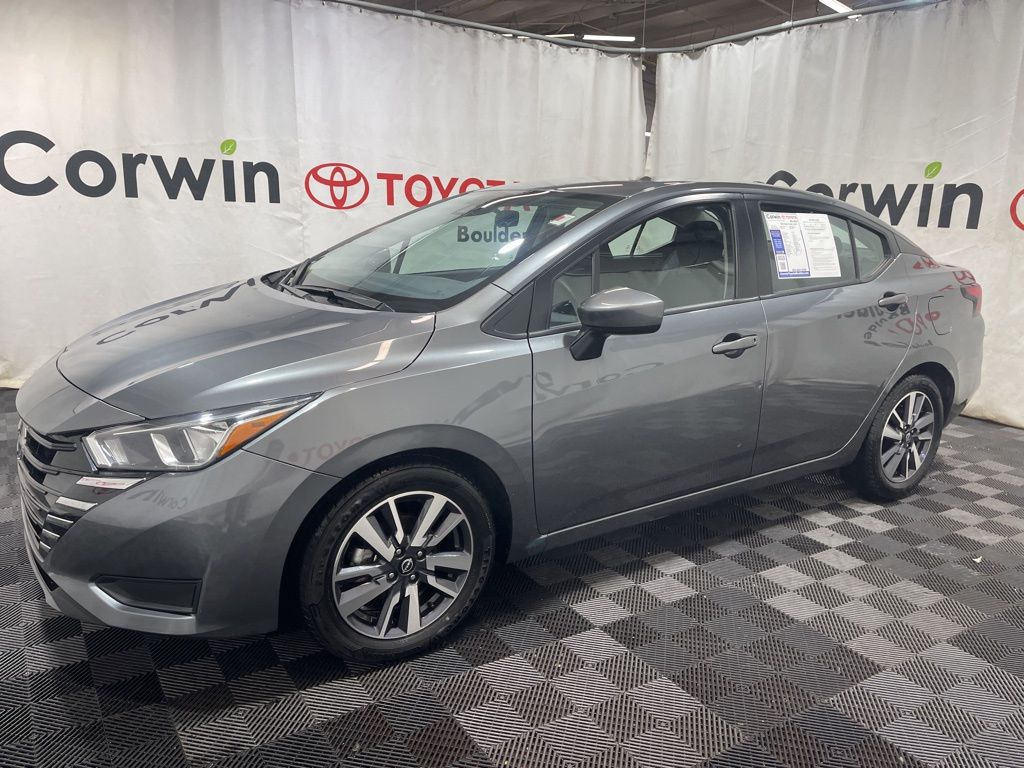 2024 Nissan Versa 1.6 SV photo 3