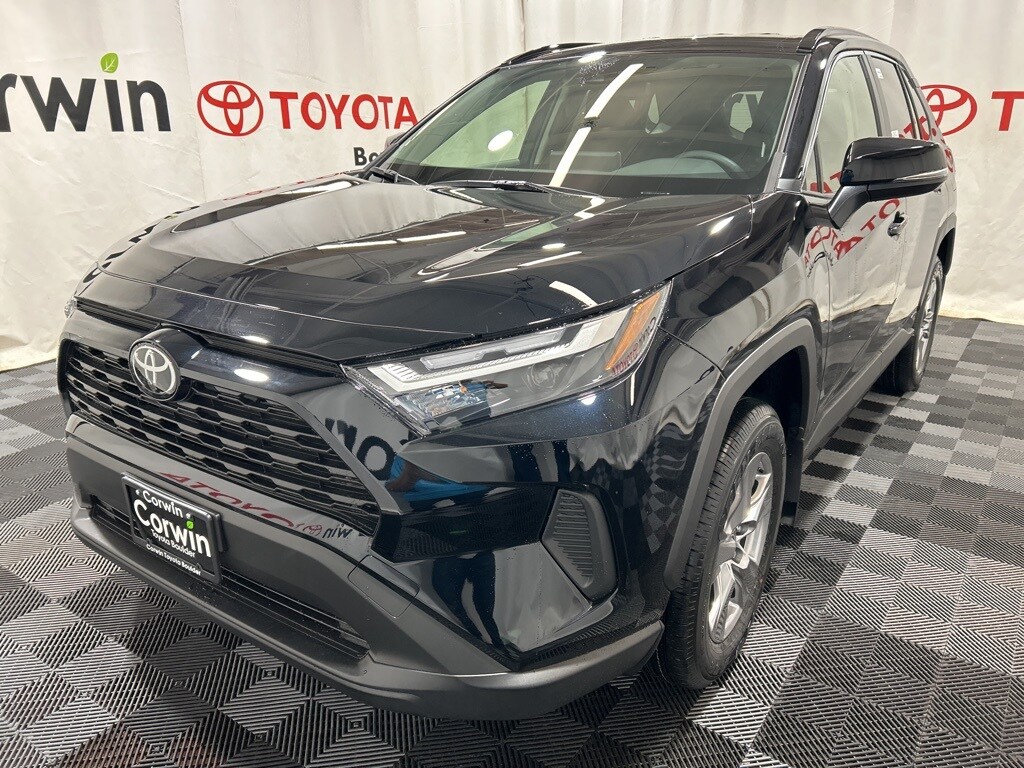 2025 Toyota RAV4 Hybrid XLE photo 3