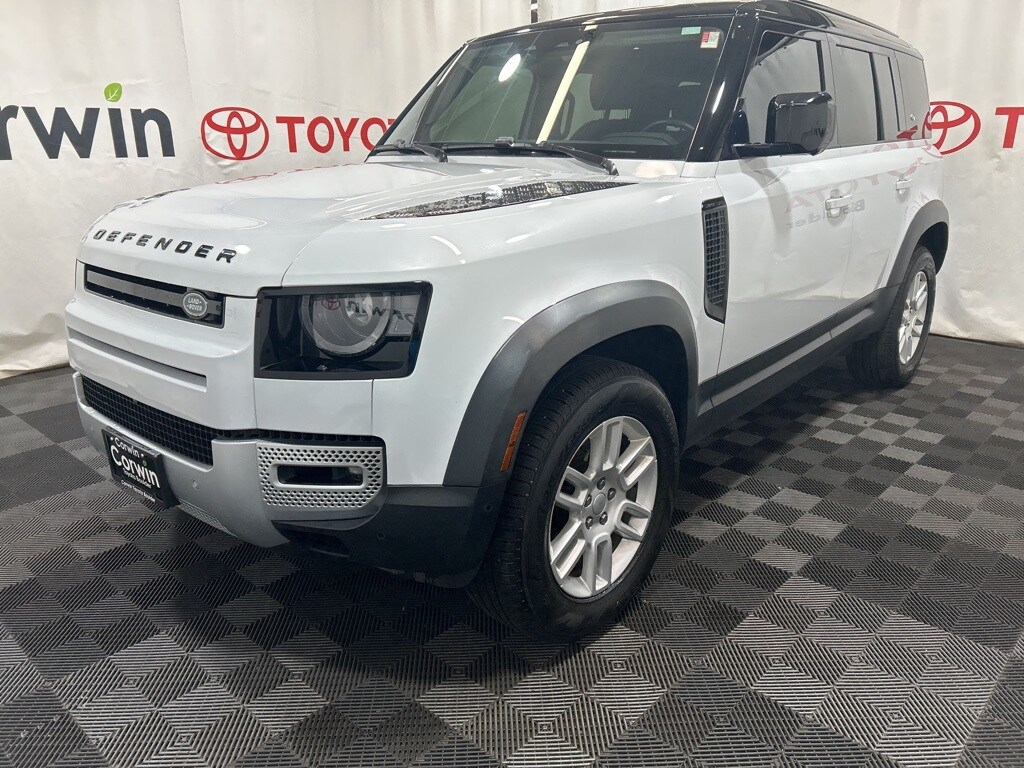 2023 Land Rover Defender S photo 3