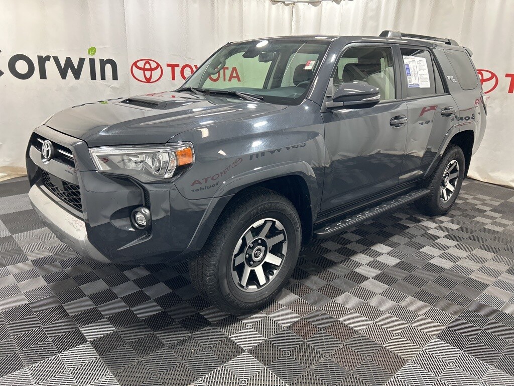 2024 Toyota 4Runner TRD Off-Road Premium photo 2