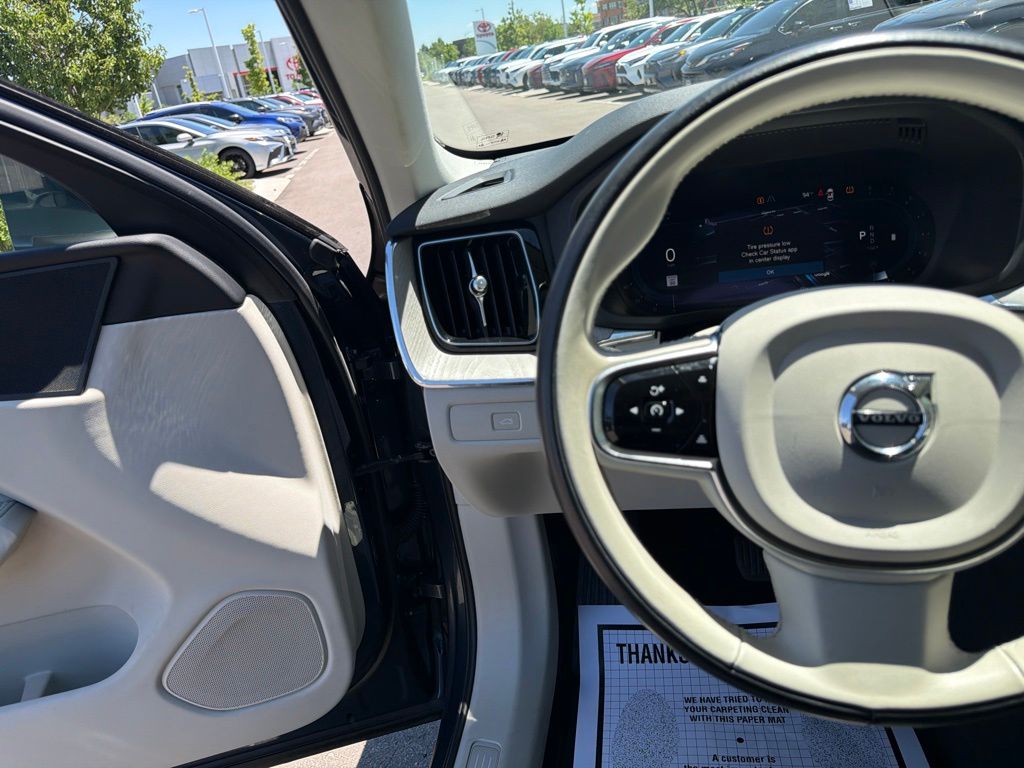 2023 Volvo XC60 Plus - Photo 26