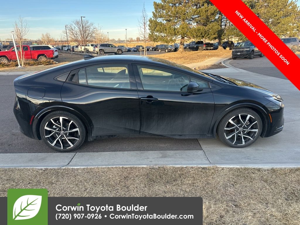 2024 Toyota Prius Prime photo 2