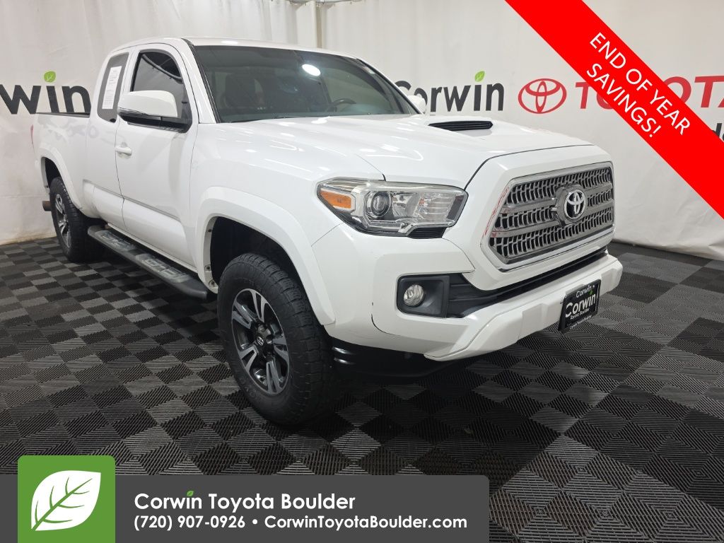 2017 Toyota Tacoma TRD Sport's photo