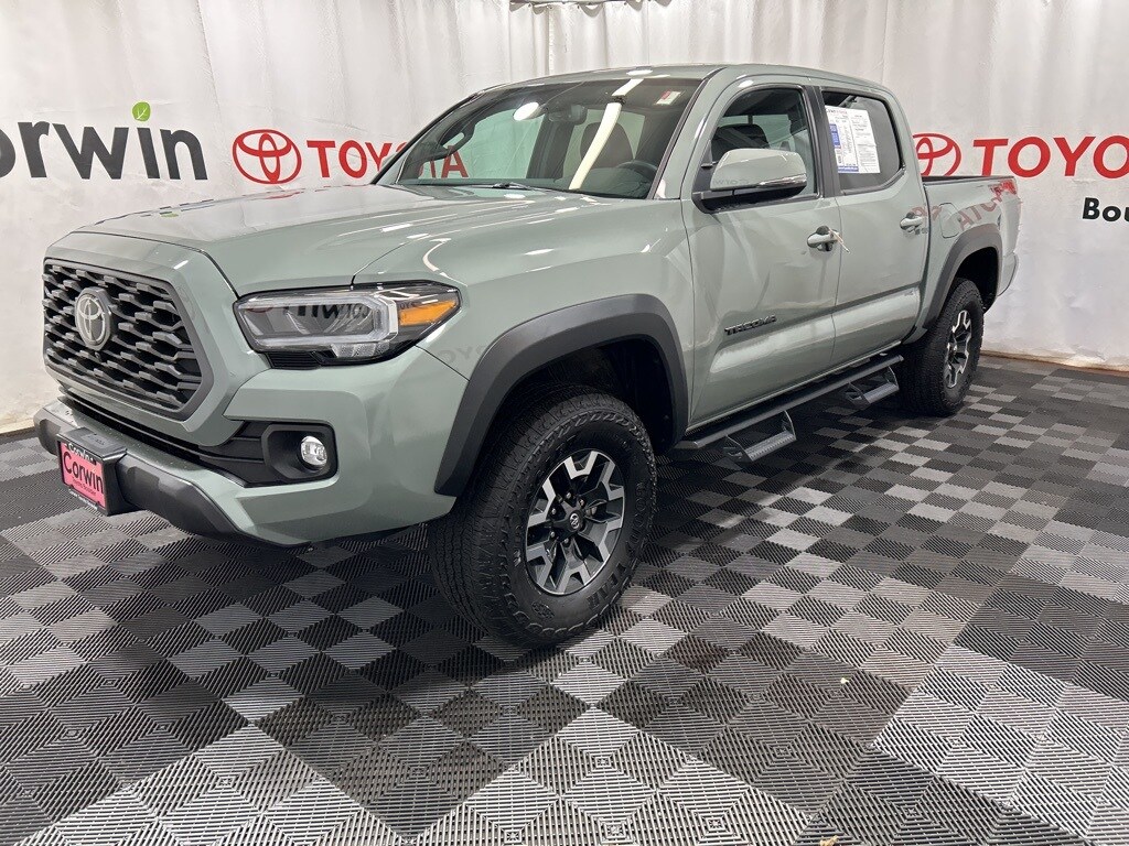 2023 Toyota Tacoma TRD Off-Road photo 3