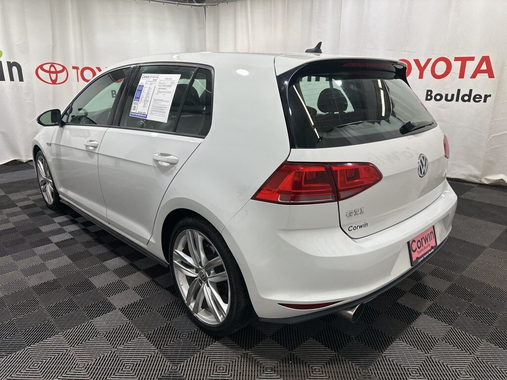 2015 Volkswagen Golf GTI SE photo 4