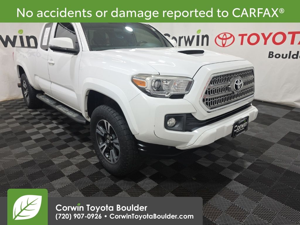 2017 Toyota Tacoma TRD Sport's photo