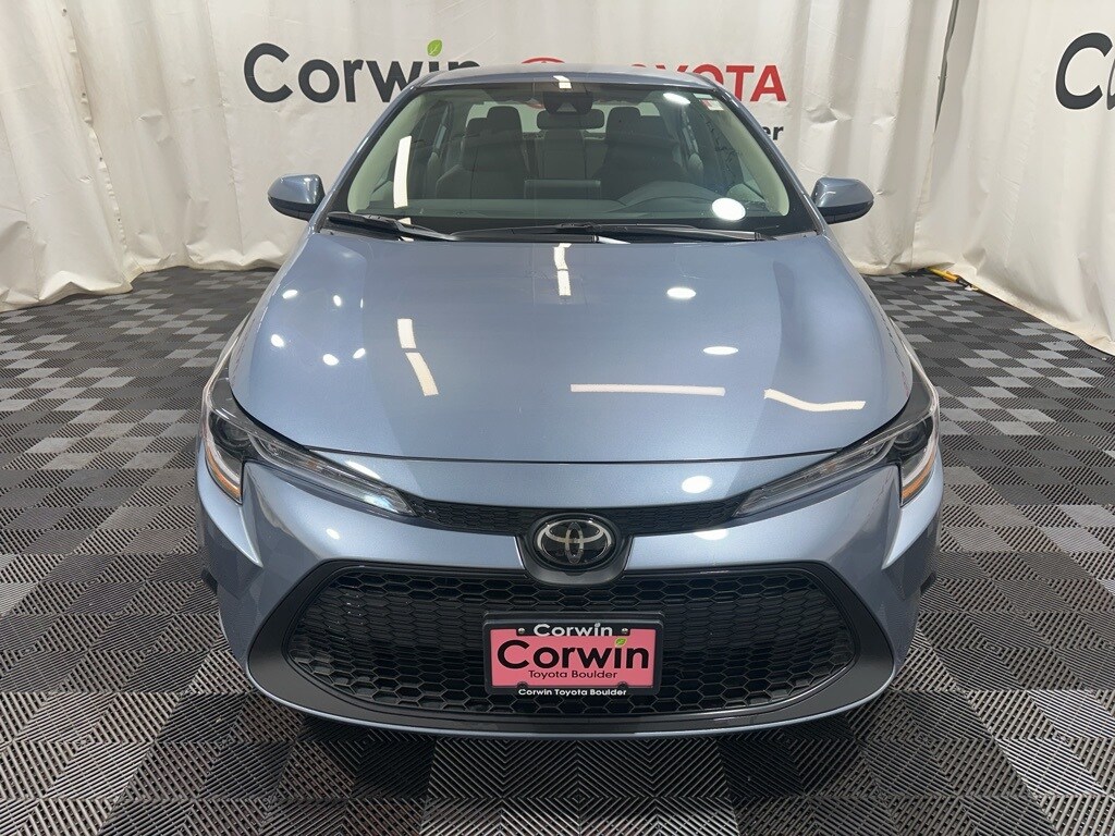 2022 Toyota Corolla LE photo 2