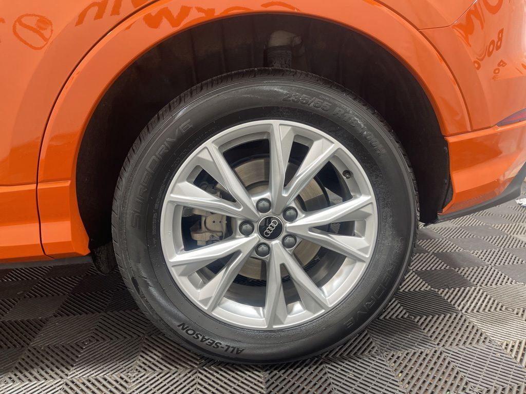 2025 Audi Q3 S line quattro Premium photo 2