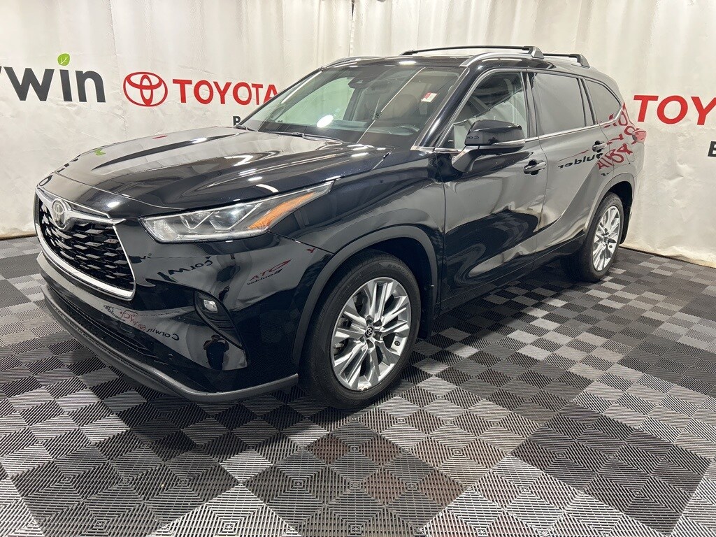 2023 Toyota Highlander Limited photo 4