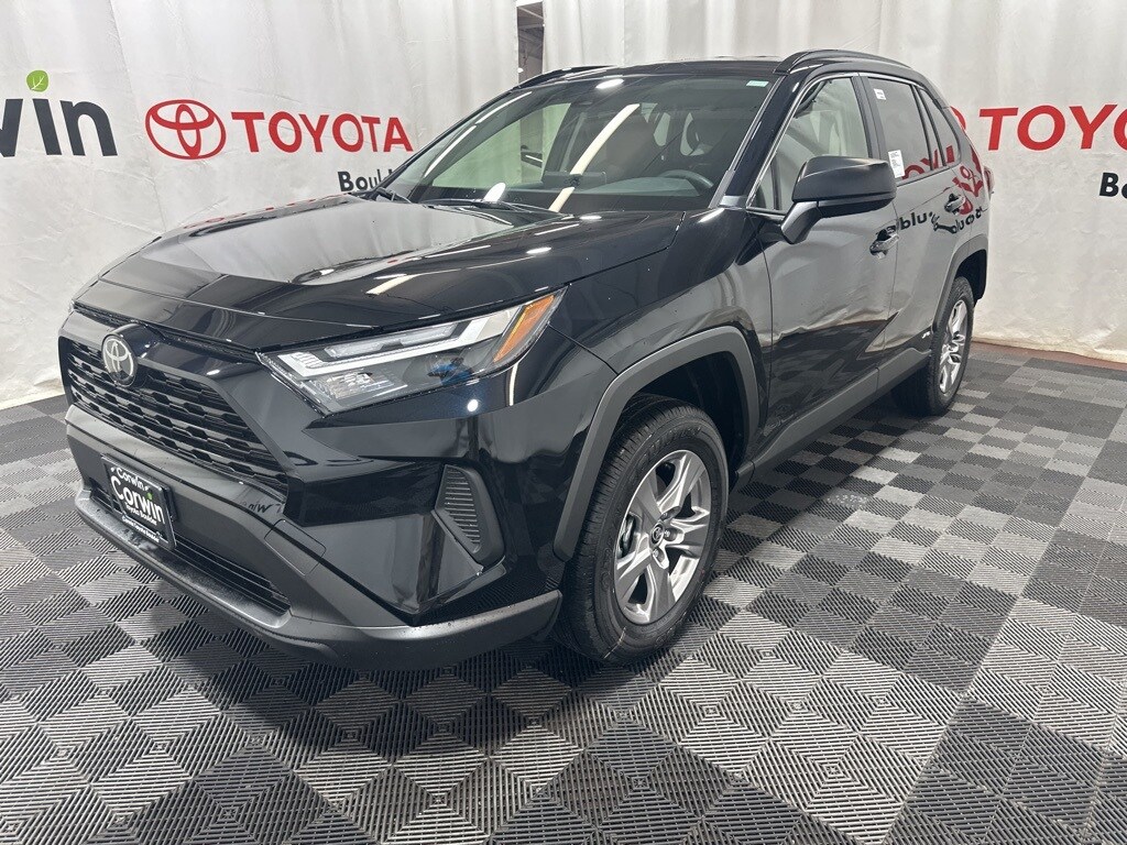 2025 Toyota RAV4 Hybrid LE photo 3