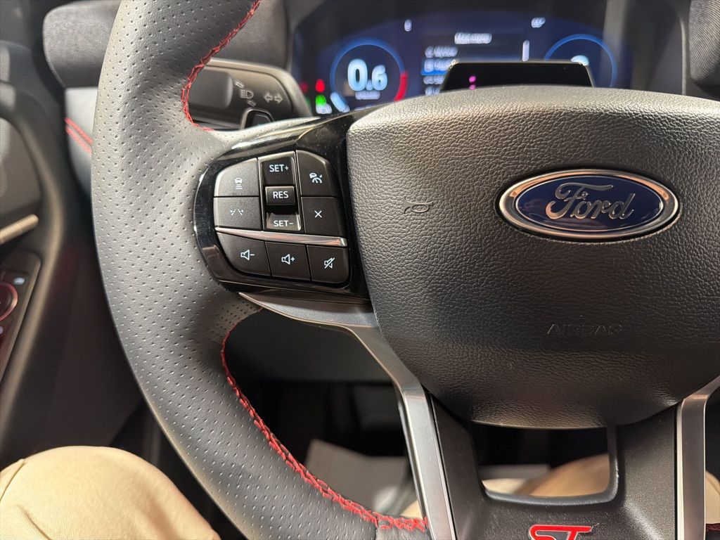 2025 Ford Explorer ST - Photo 27
