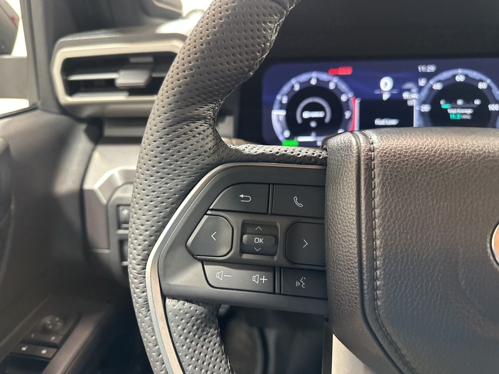 2025 Toyota Tacoma TRD Off Road - Photo 28