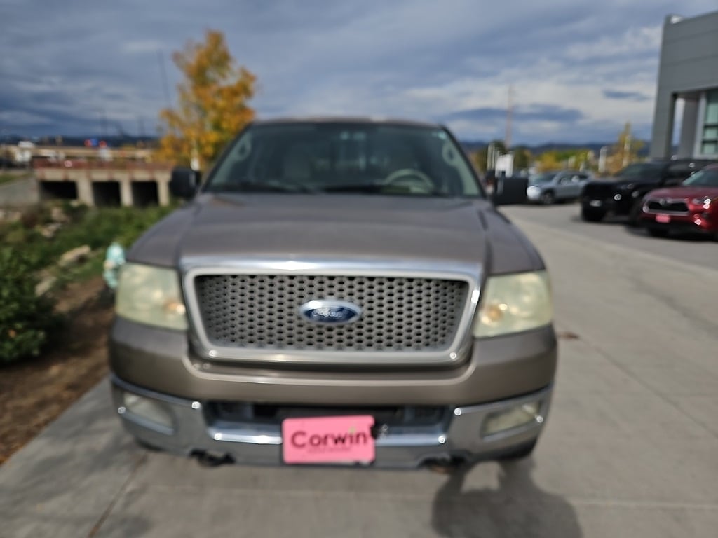2004 Ford F-150 XLT photo 2
