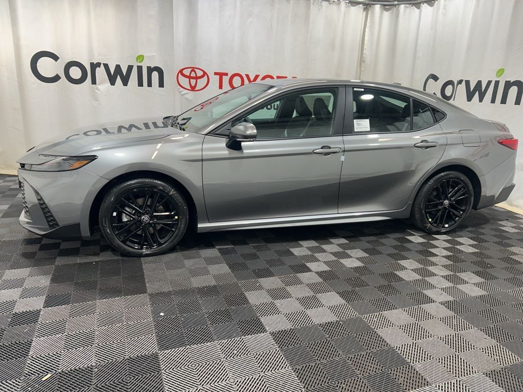 2026 Toyota Camry SE photo 4