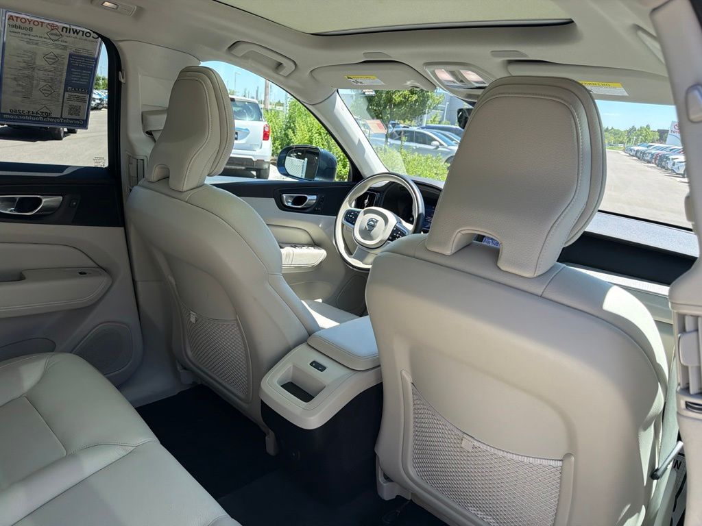 2023 Volvo XC60 Plus - Photo 16