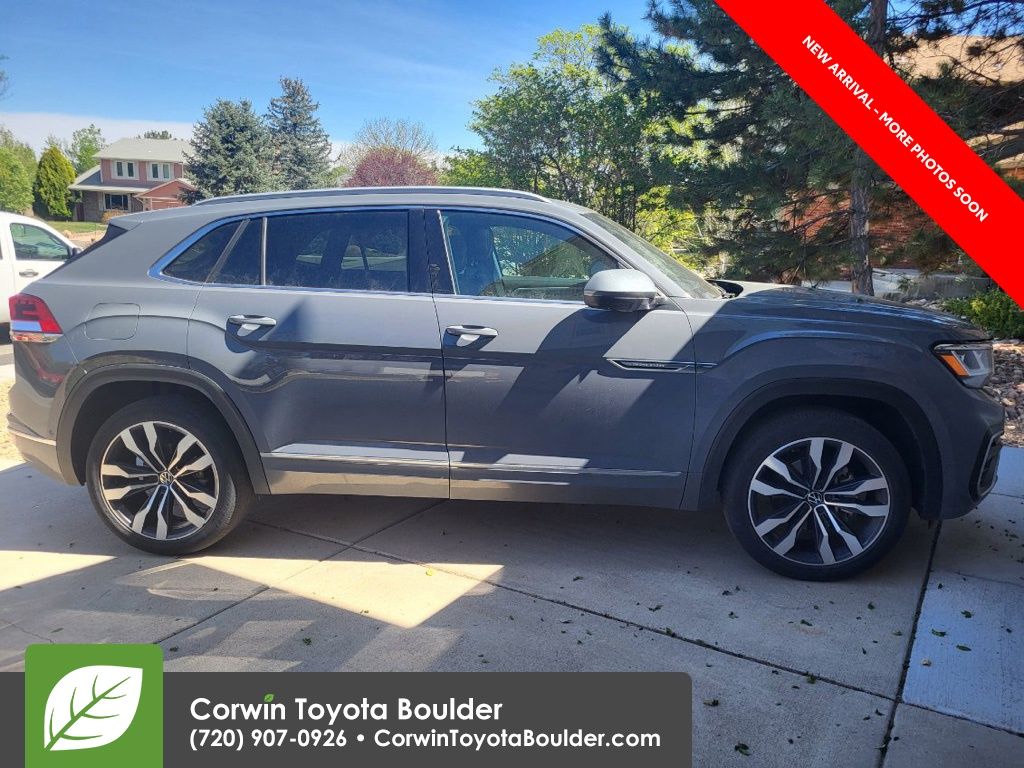 2022 Volkswagen Atlas Cross Sport SEL Premium R-Line