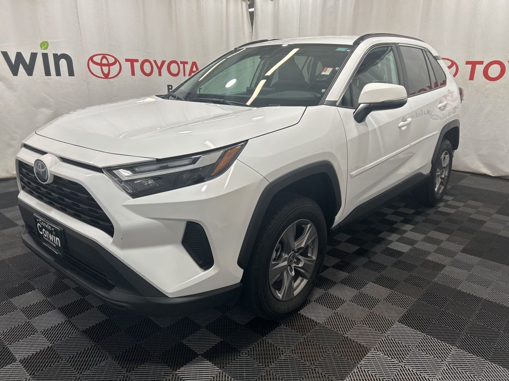 2024 Toyota RAV4 Hybrid LE photo 2