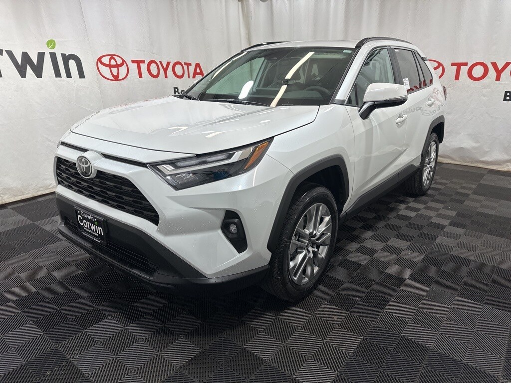2025 Toyota RAV4 XLE Premium photo 3