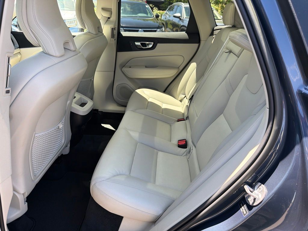 2023 Volvo XC60 Plus - Photo 20