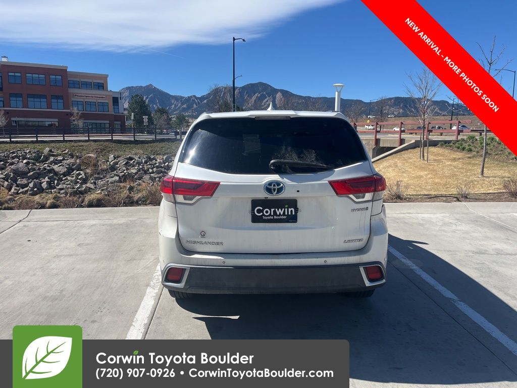 2019 Toyota Highlander Limited Platinum Hybrid photo 3