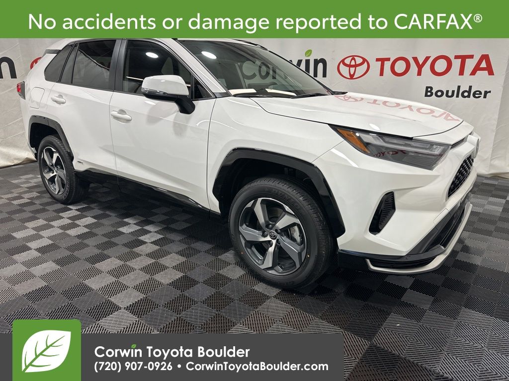 2025 Toyota RAV4 SE's photo