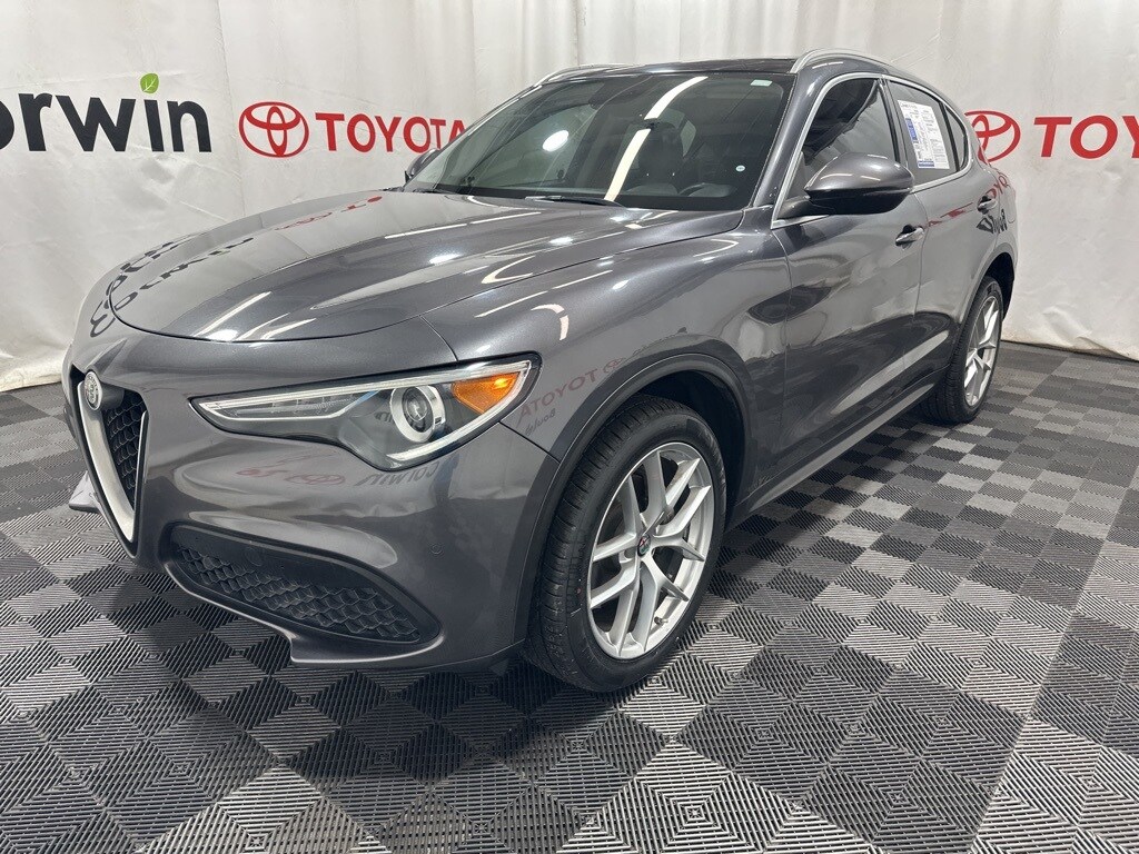 2018 Alfa Romeo Stelvio Ti photo 3