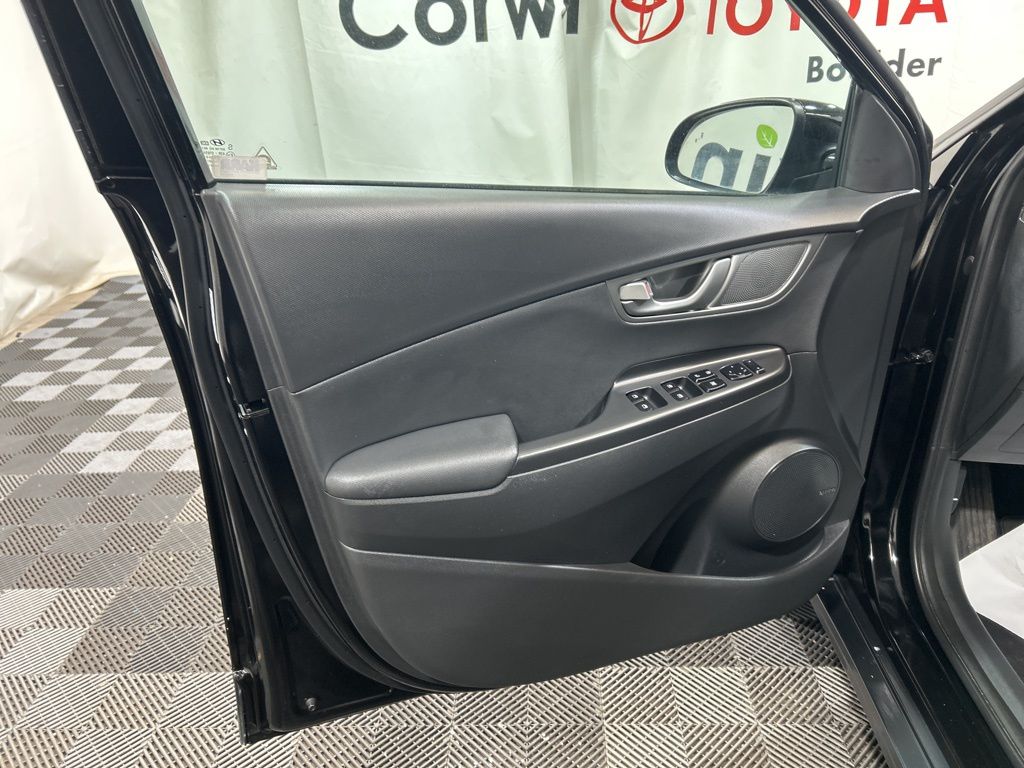 2020 Hyundai Kona EV Ultimate - Photo 21