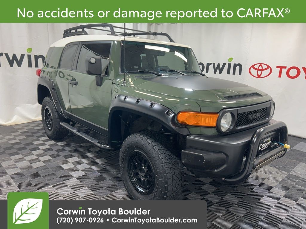 2014 Toyota FJ Cruiser Base's photo