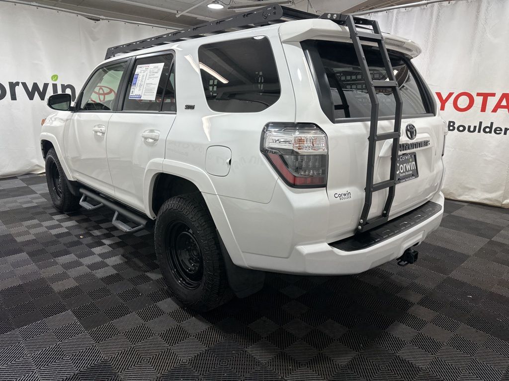 2022 Toyota 4Runner SR5 Premium photo 4