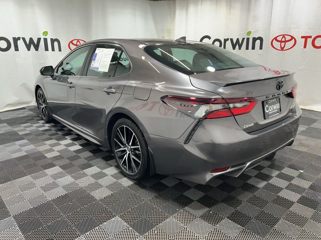 2023 Toyota Camry SE photo 4
