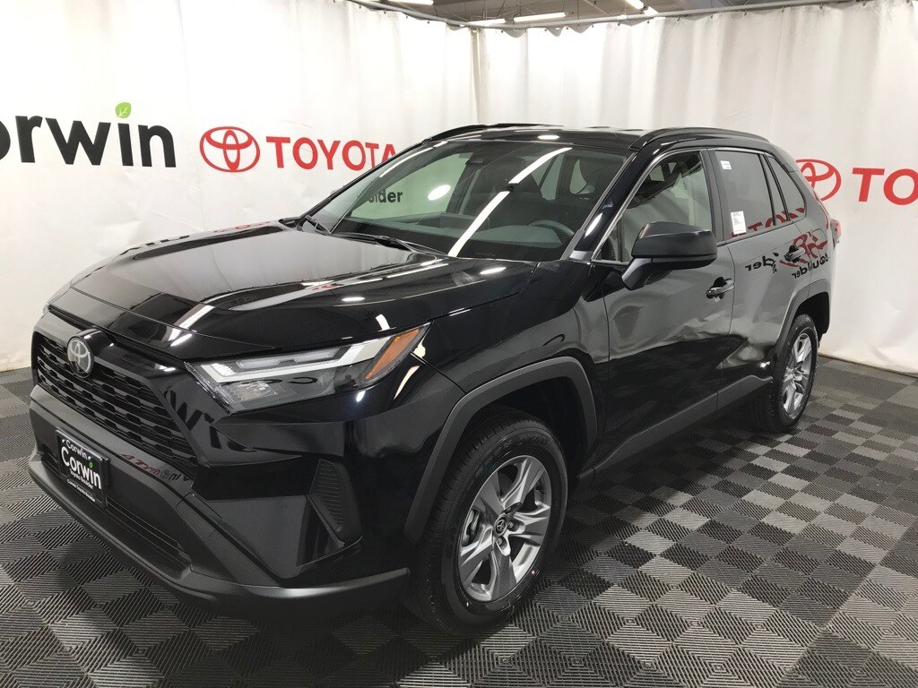 2025 Toyota RAV4 Hybrid LE photo 2