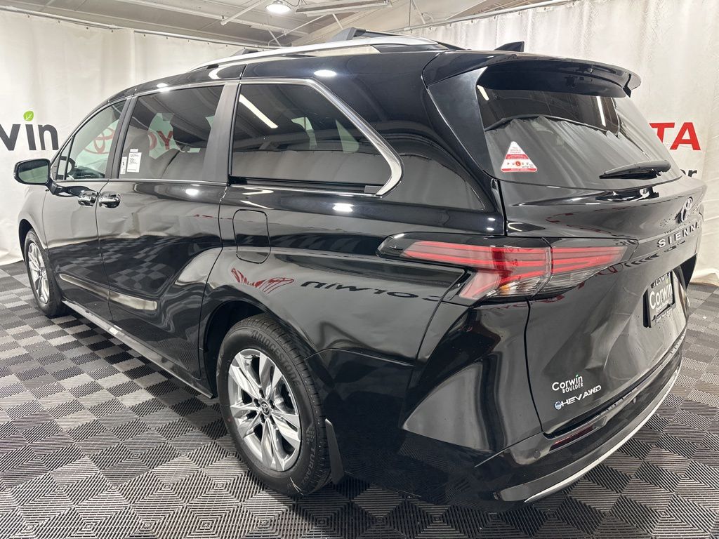 2026 Toyota Sienna Limited photo 4