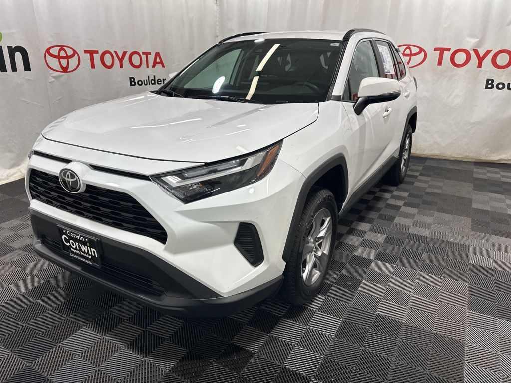 2025 Toyota RAV4 photo 3