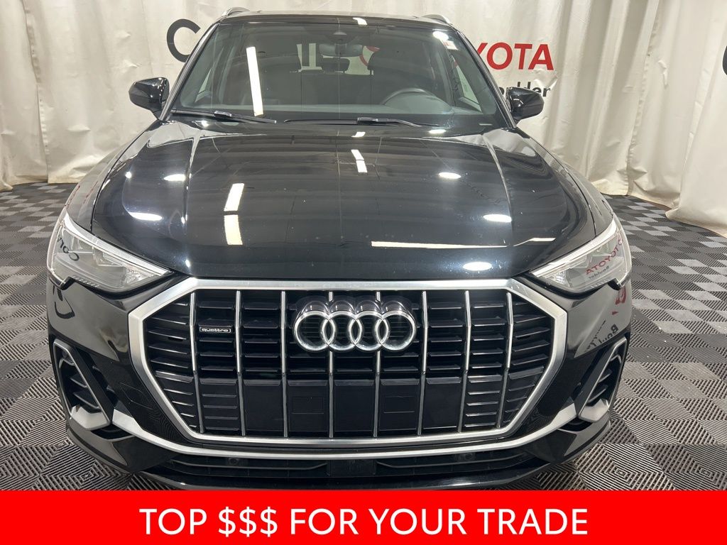 2021 Audi Q3 S line quattro Premium photo 2